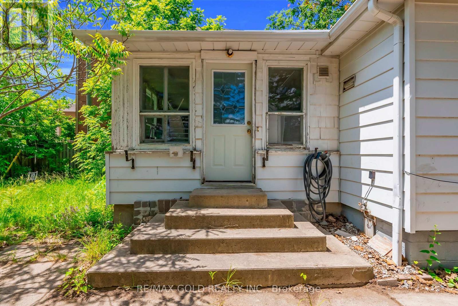 3 AUBREY AVENUE - 24