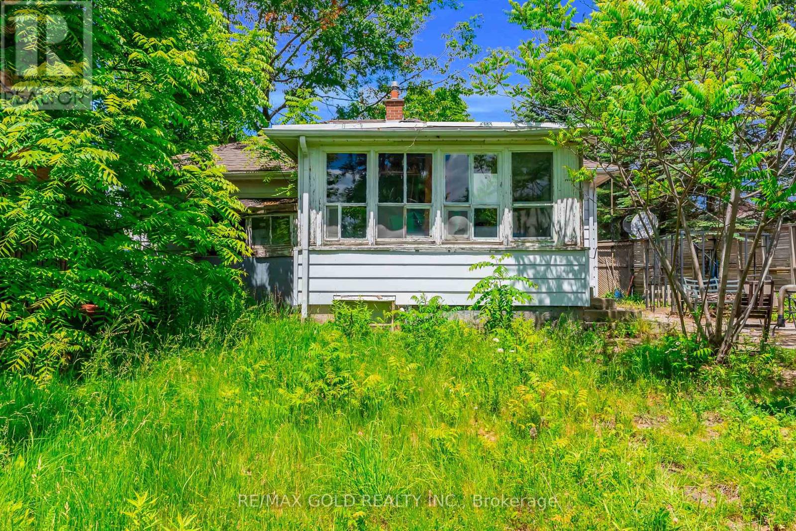 3 AUBREY AVENUE - 25