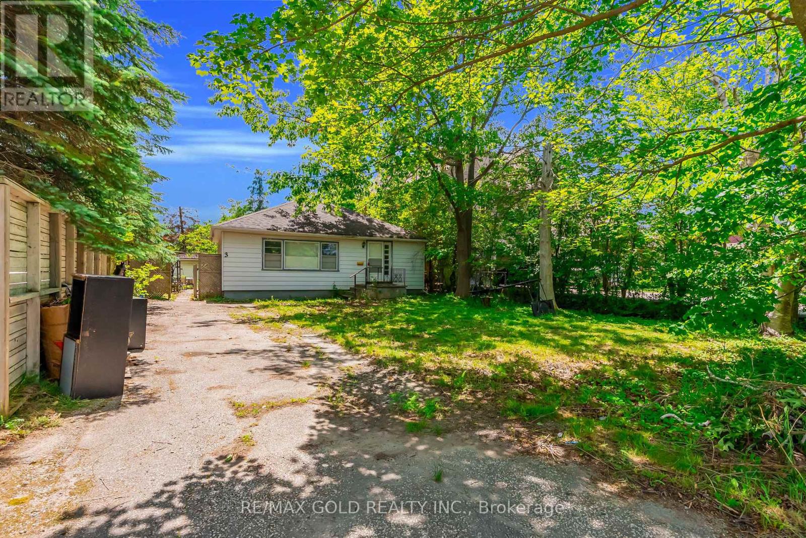 3 AUBREY AVENUE - 9