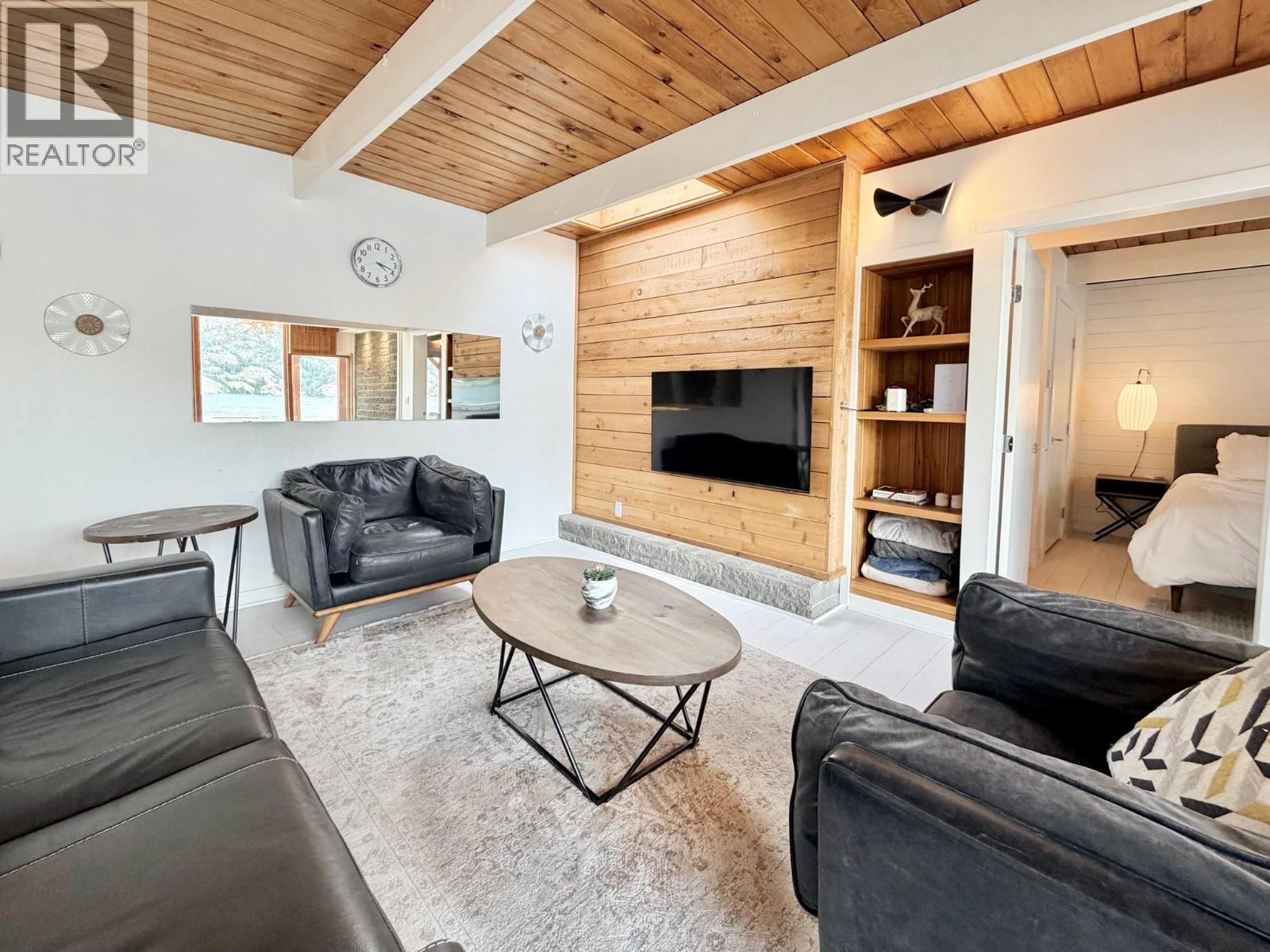 266 ALDER Avenue - 33