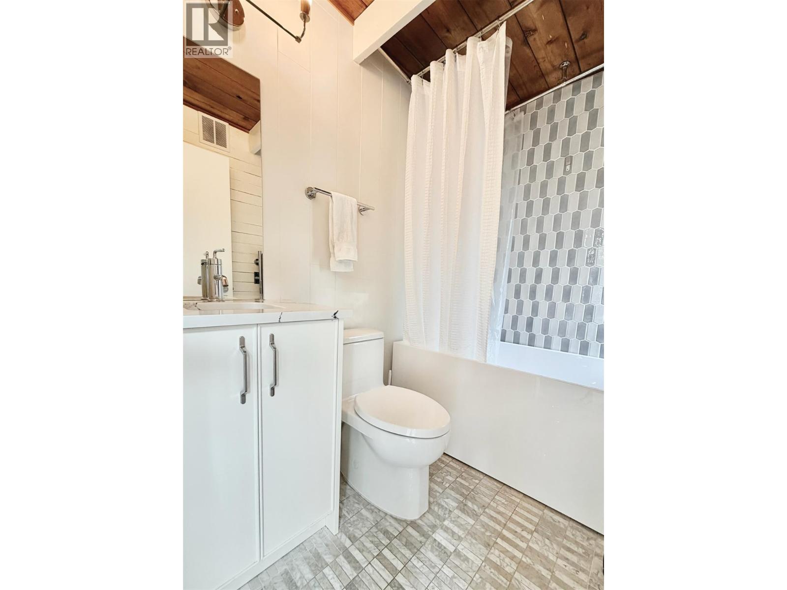266 ALDER Avenue - 48