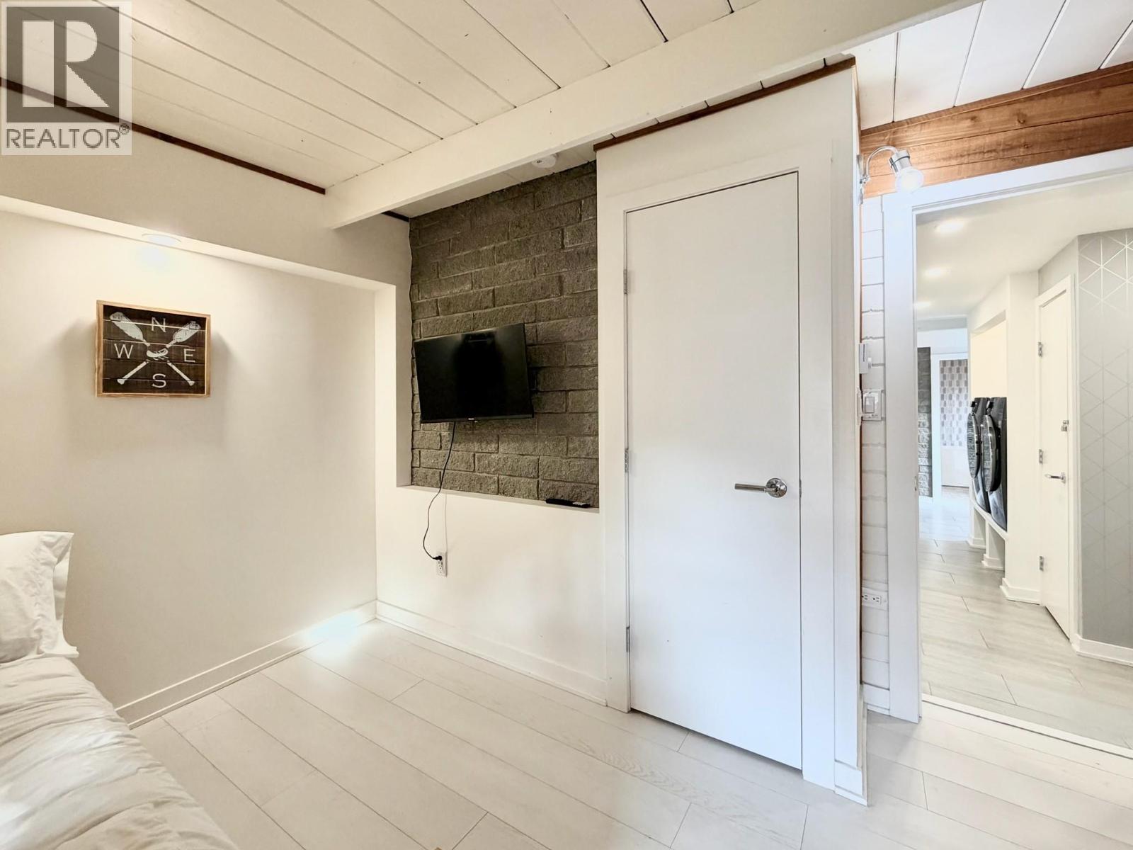 266 ALDER Avenue - 54