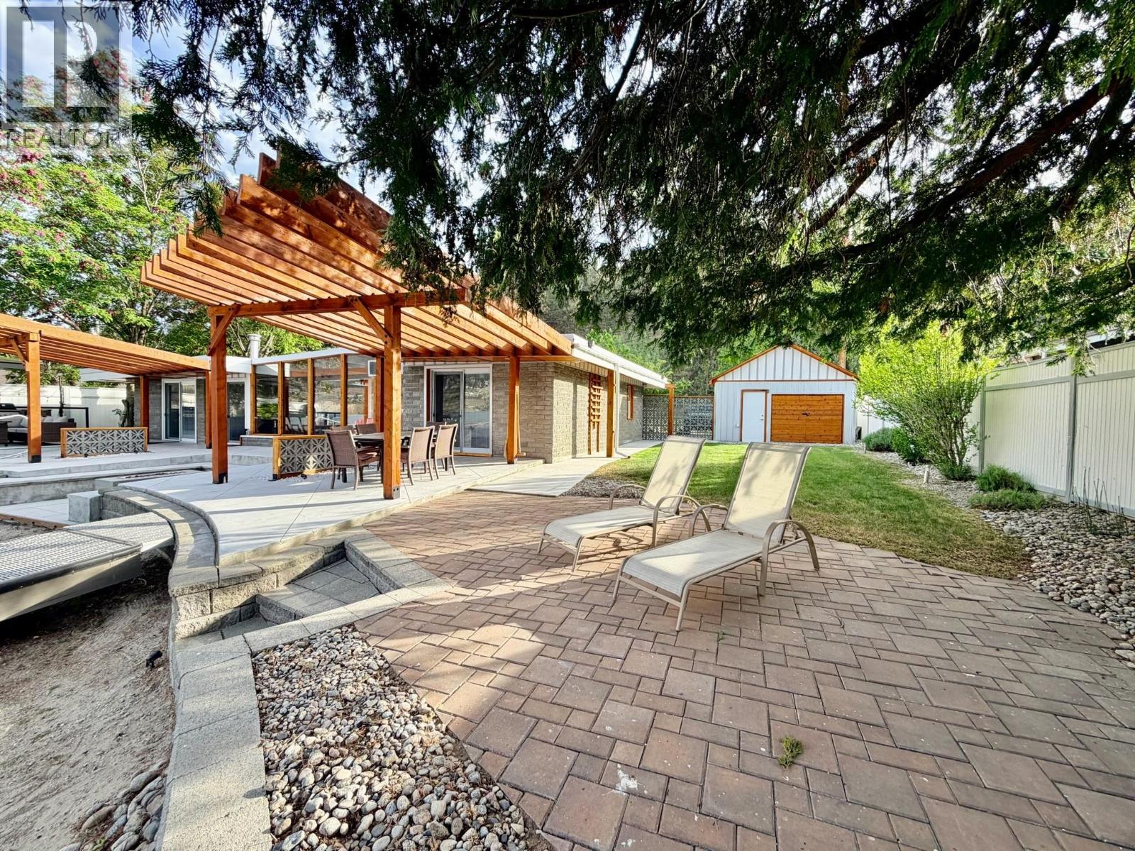266 ALDER Avenue - 64