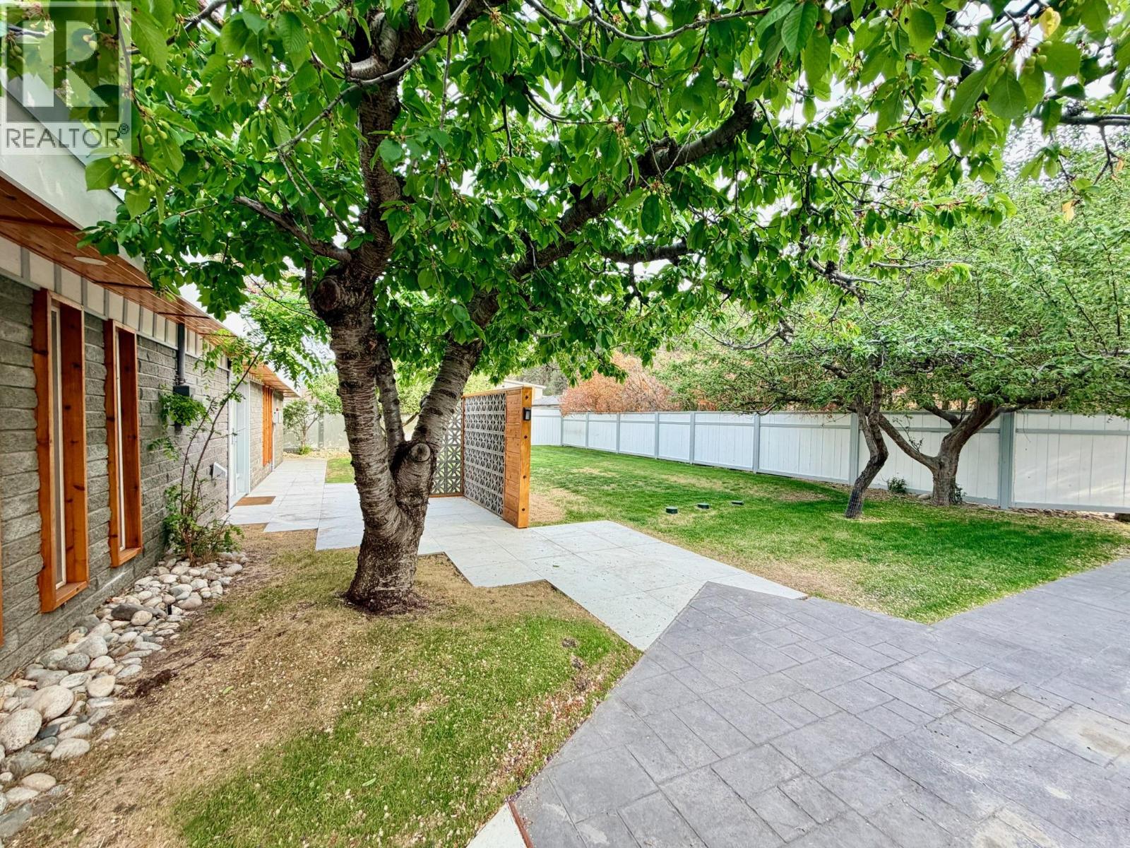 266 ALDER Avenue - 89