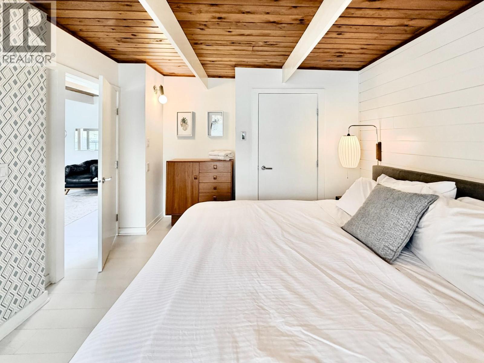 266 ALDER Avenue - 39