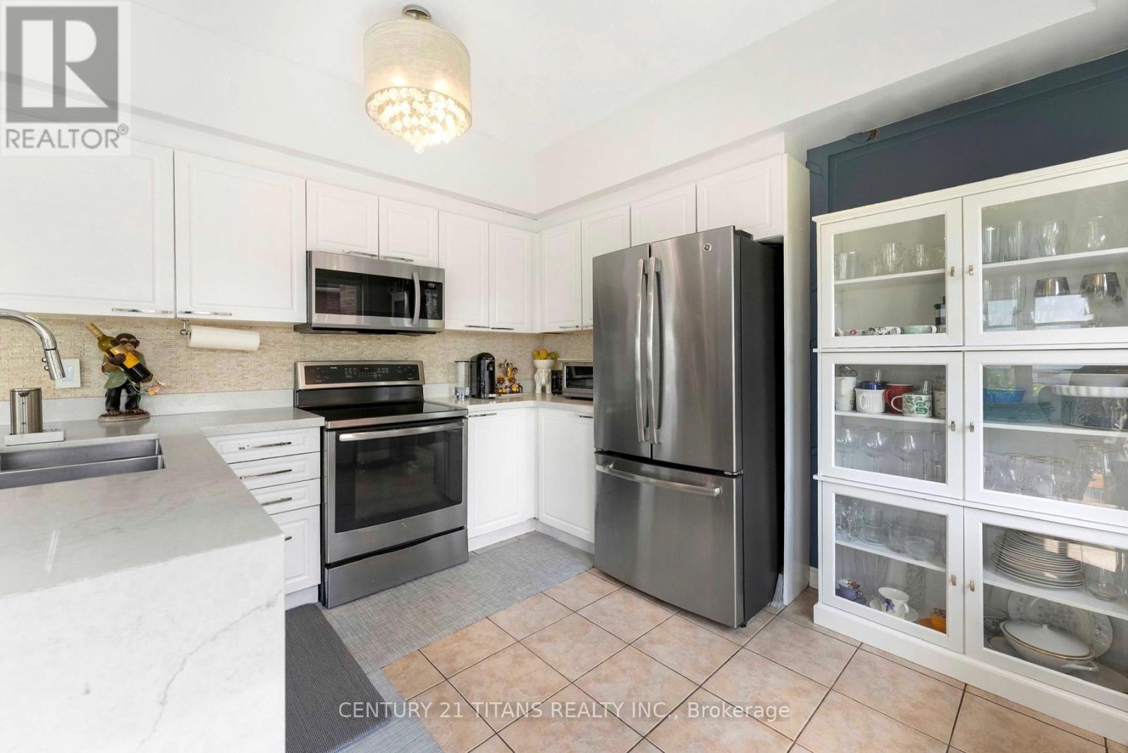 #222 1837 EGLINTON AVENUE E - 10