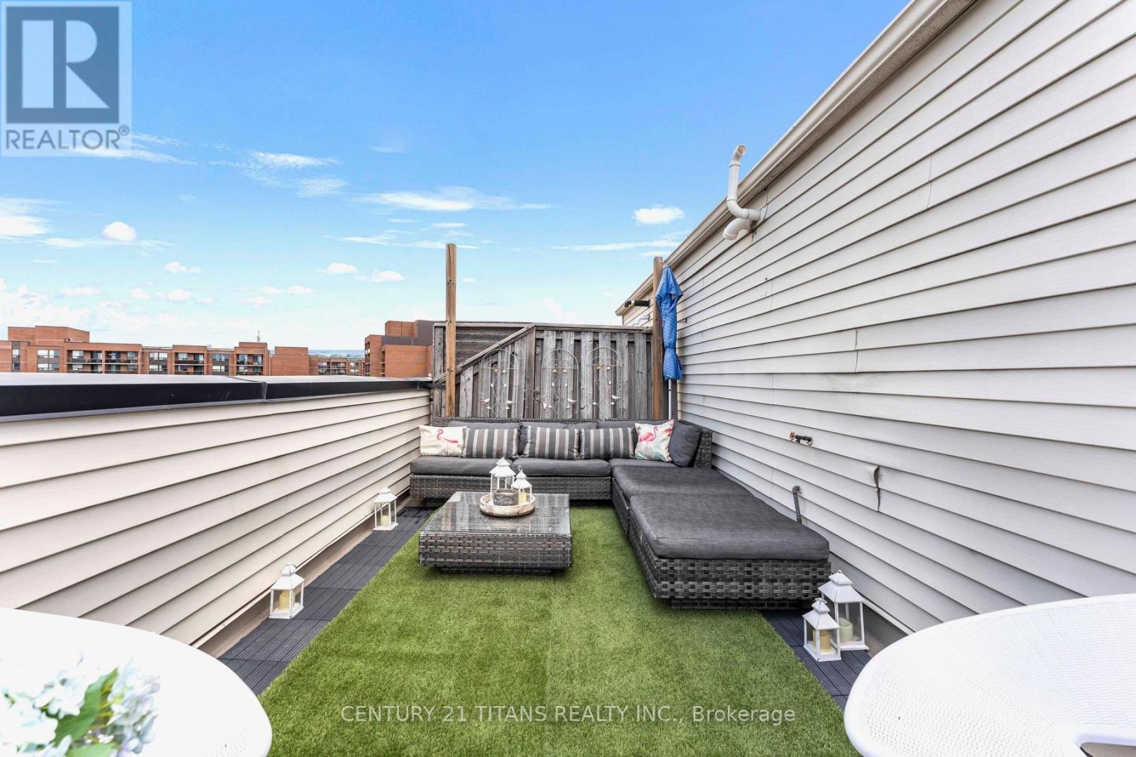 #222 1837 EGLINTON AVENUE E - 26