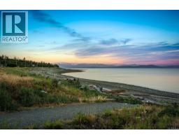 Bathroom - 650 Lazo Rd, Comox, BC V9M3V4 Photo 8