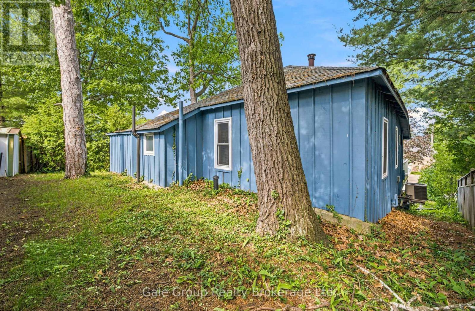 26 WOODWARD AVENUE - 31