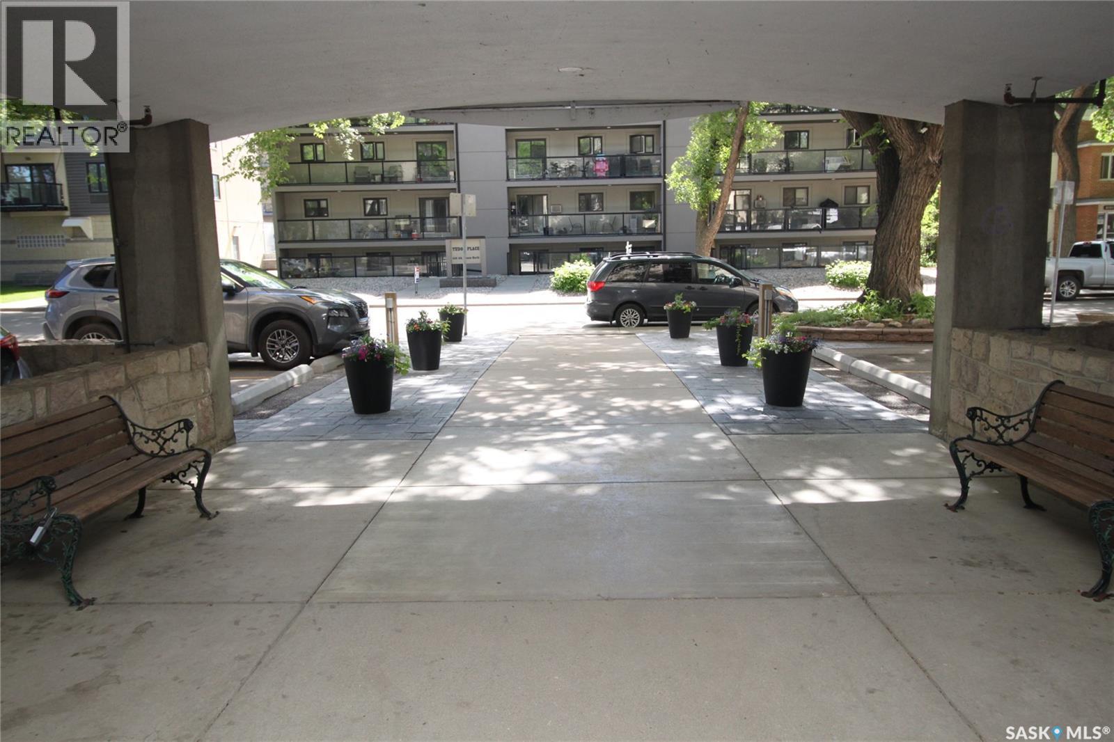 #205 537 4th AVENUE N - 11