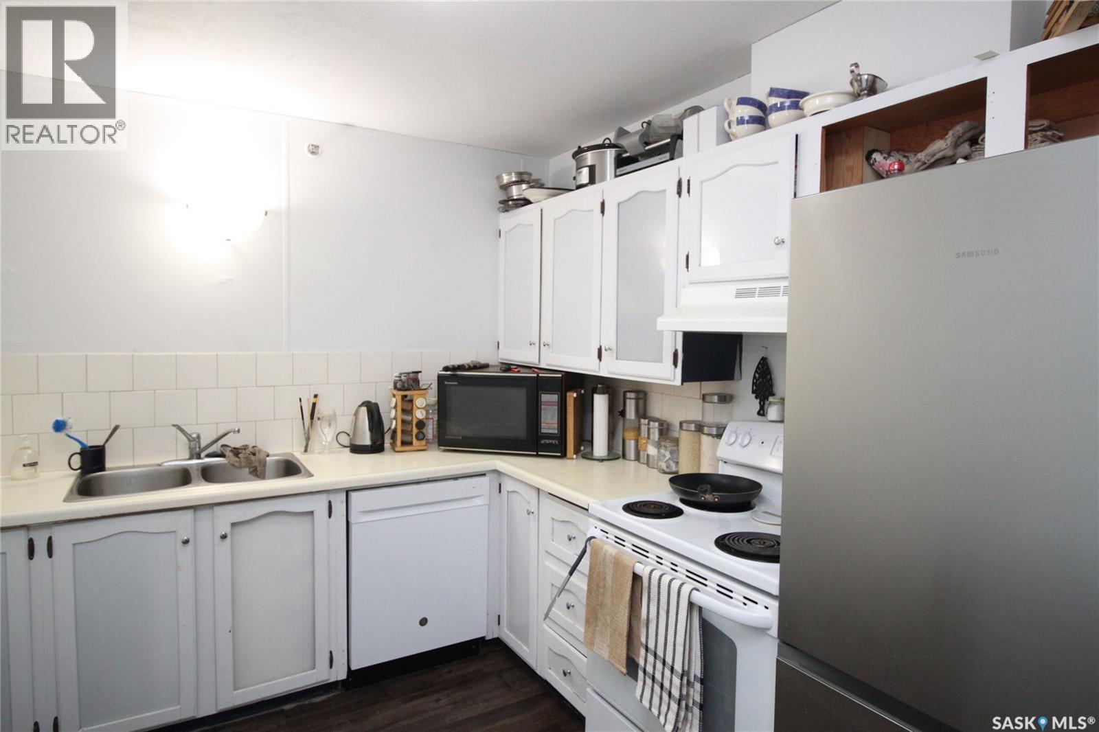 #205 537 4th AVENUE N - 4
