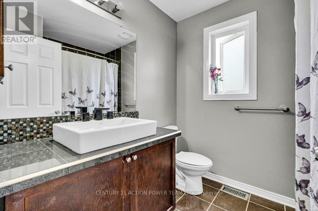 3 Bed, 3 Bath House for Sale in Ottawa – 377 BRIGITTA STREET, Ottawa – MLS# X13478900 - Image 32