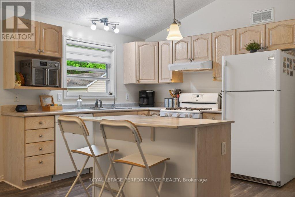 2 Bed, 2 Bath House for Sale in Ottawa – 6580 VISTA PATRICK PRIVATE, Ottawa – MLS# X13478942 - Image 16