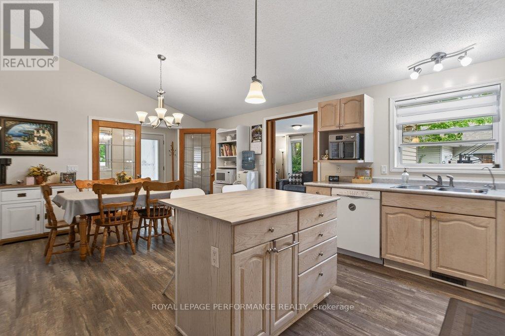 2 Bed, 2 Bath House for Sale in Ottawa – 6580 VISTA PATRICK PRIVATE, Ottawa – MLS# X13478942 - Image 18