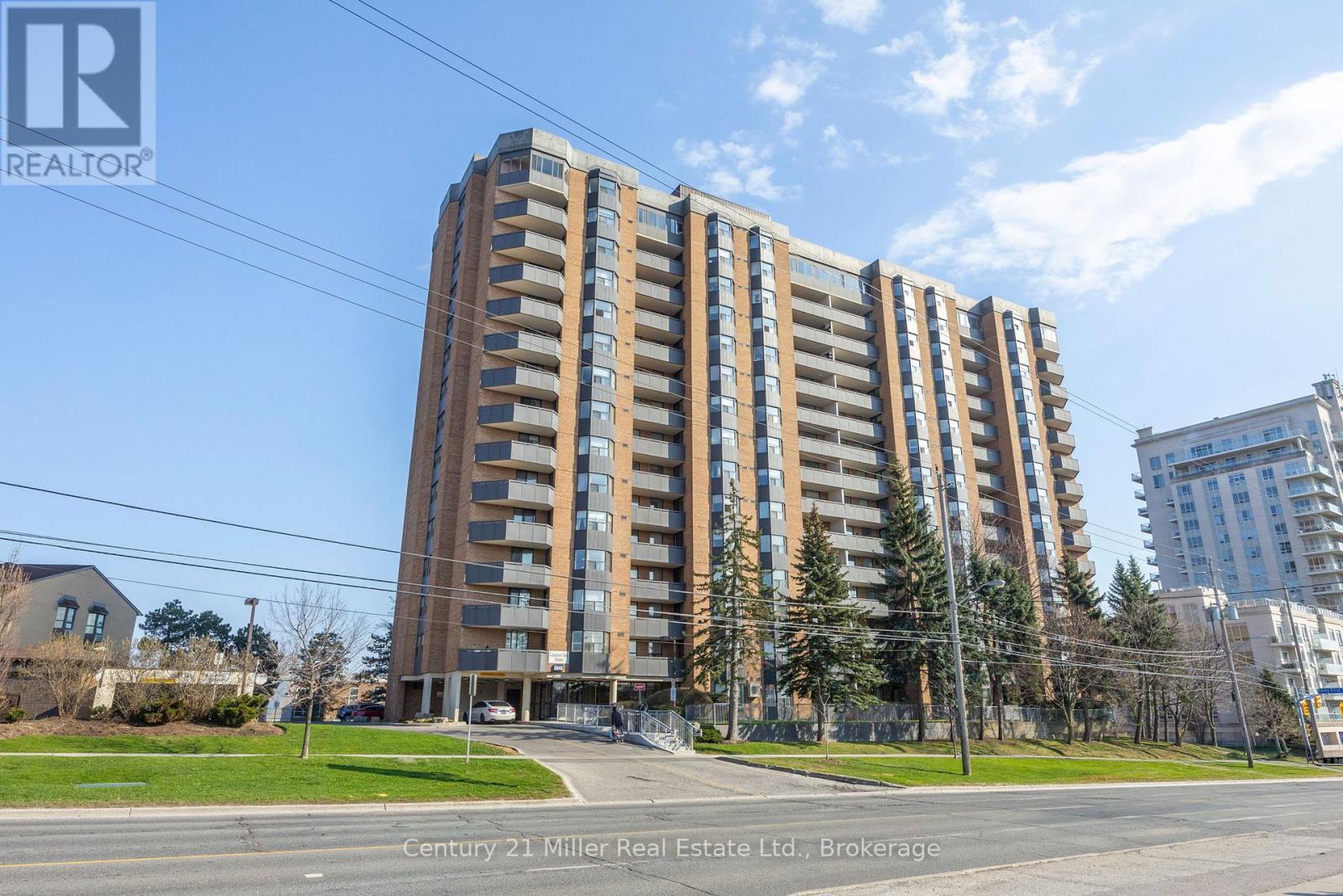 #411 3845 LAKE SHORE BOULEVARD W - 1