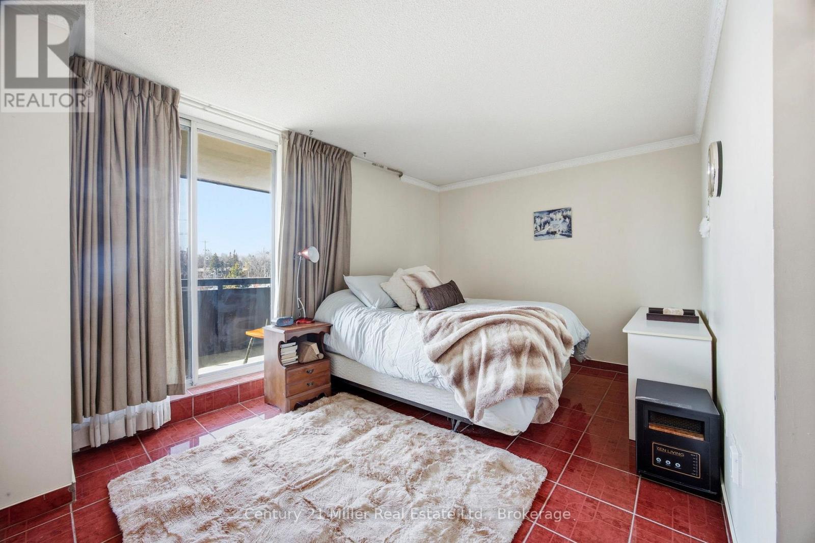 #411 3845 LAKE SHORE BOULEVARD W - 16