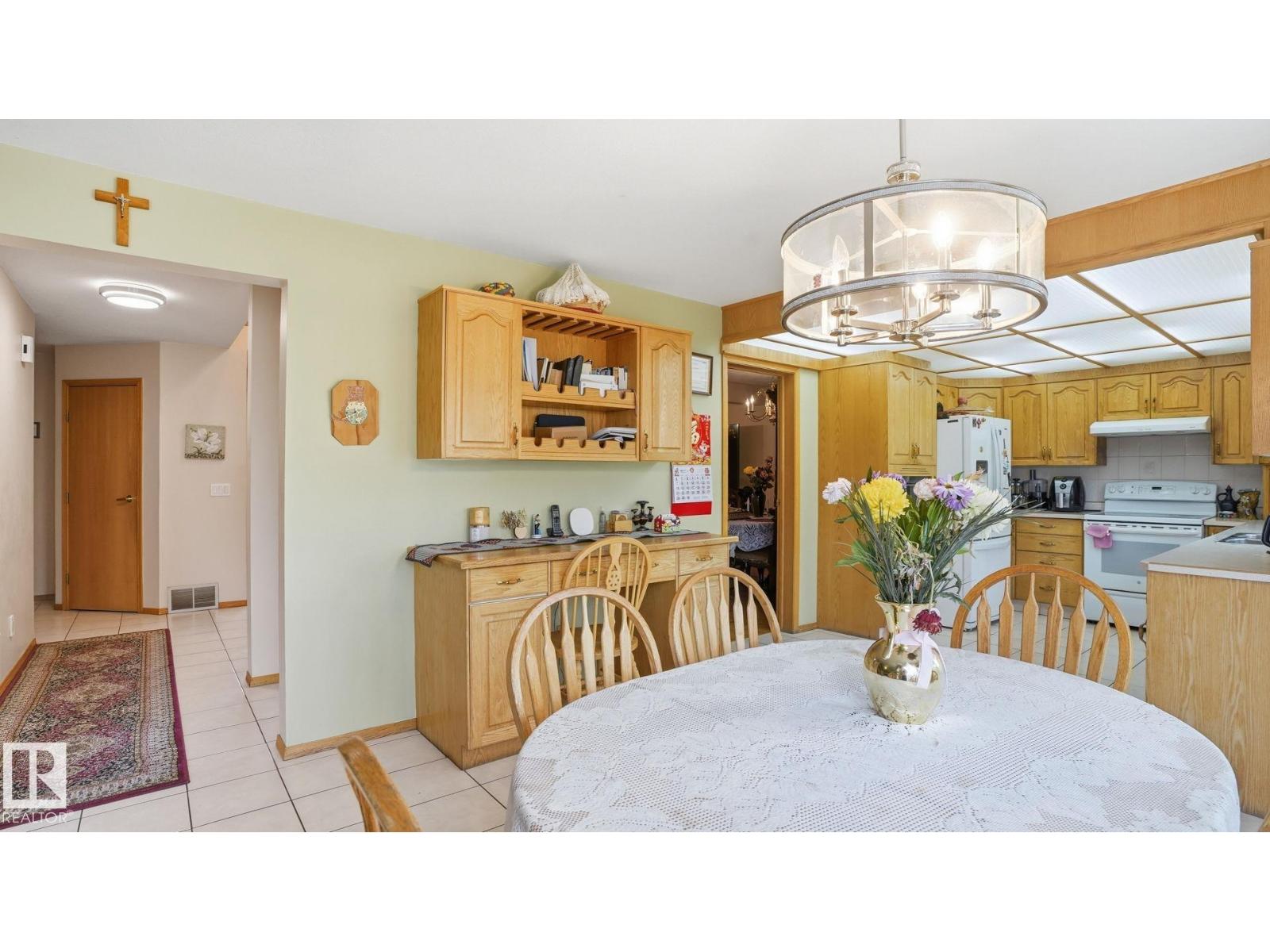 6119 156 AV NW - 13