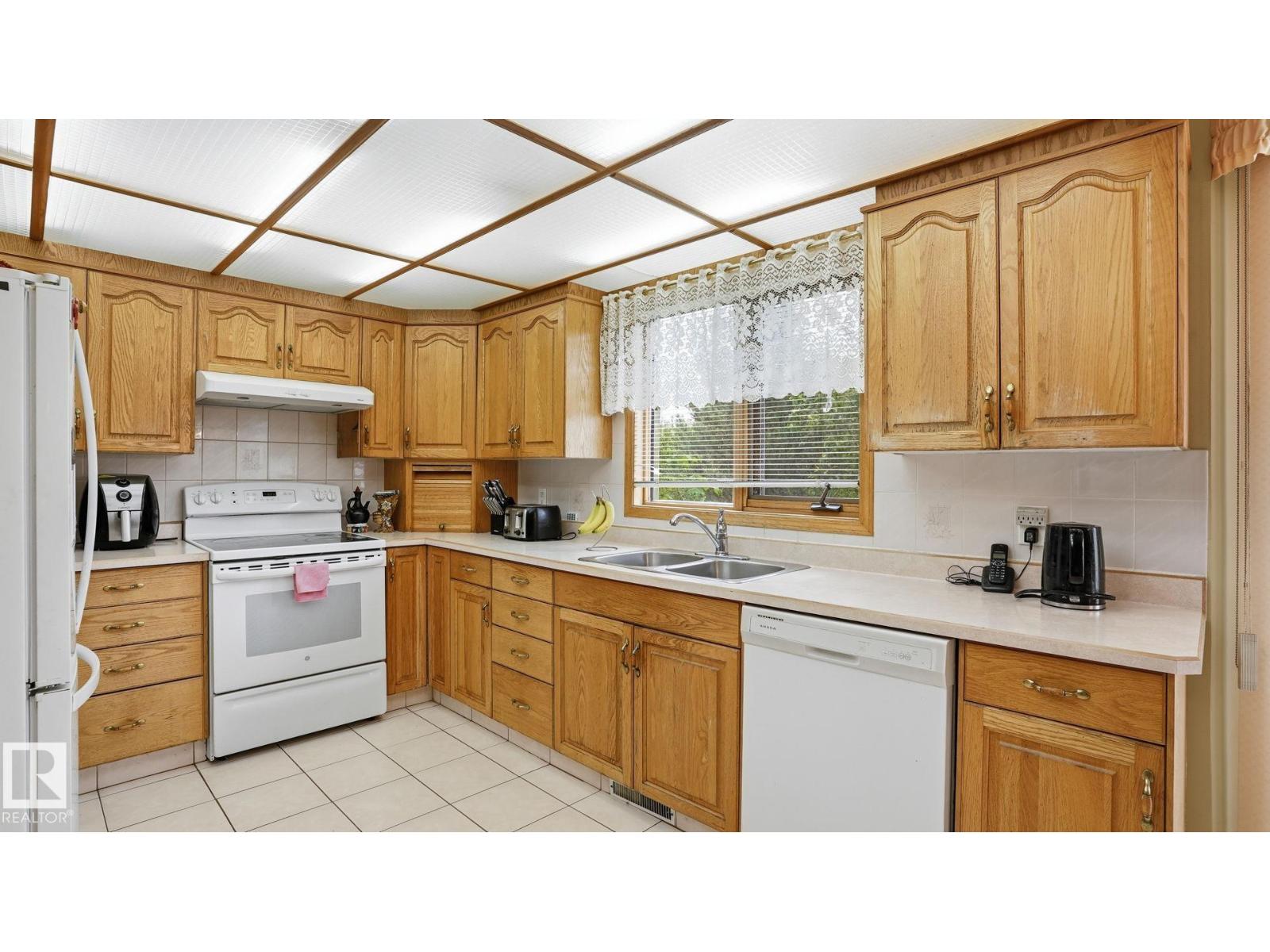 6119 156 AV NW - 17