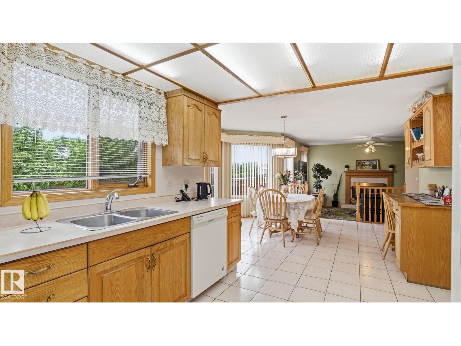 6119 156 AV NW - 16