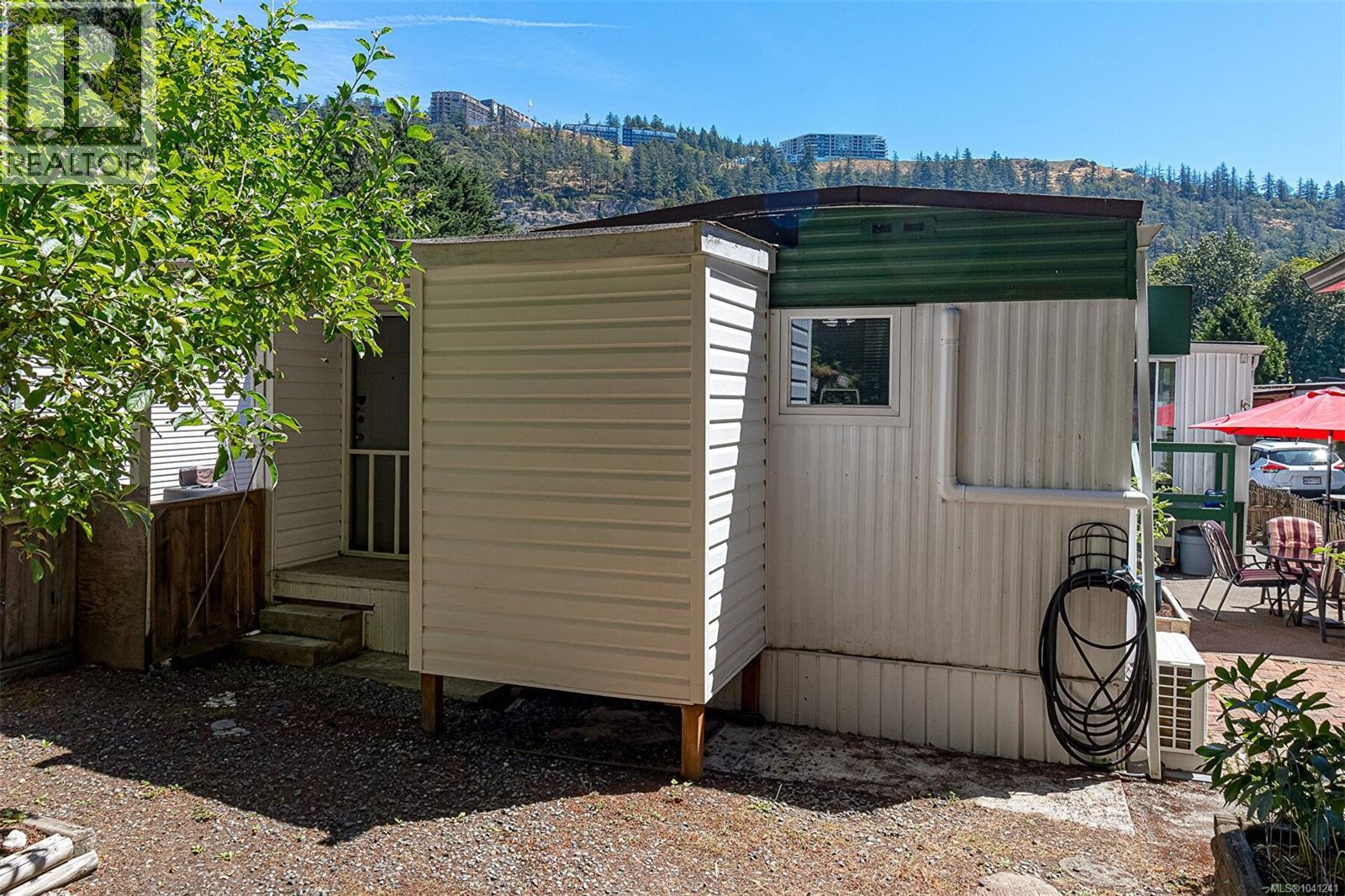 #26 2807 Sooke Lake Rd - 23