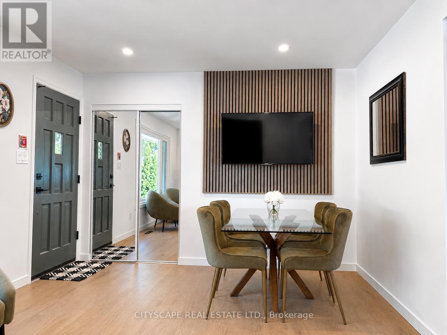 39 CAROUSEL AVENUE - 4