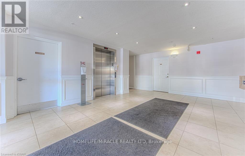 #101 415 GRANGE ROAD - 18
