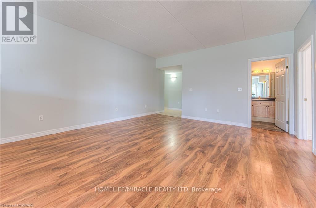 #101 415 GRANGE ROAD - 6