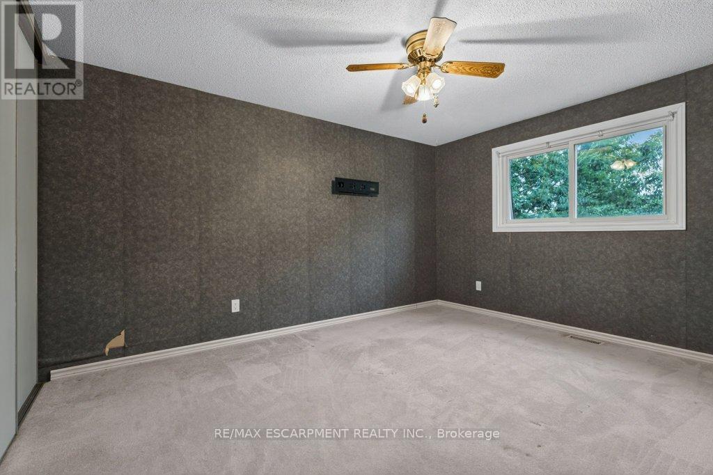 #1 75 VENTURA DRIVE - 27