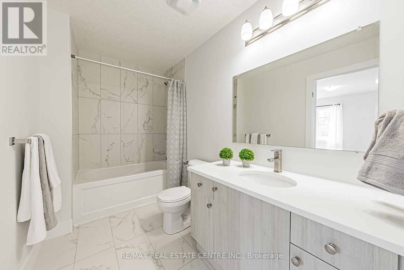 546 BENNINGER DRIVE - 33