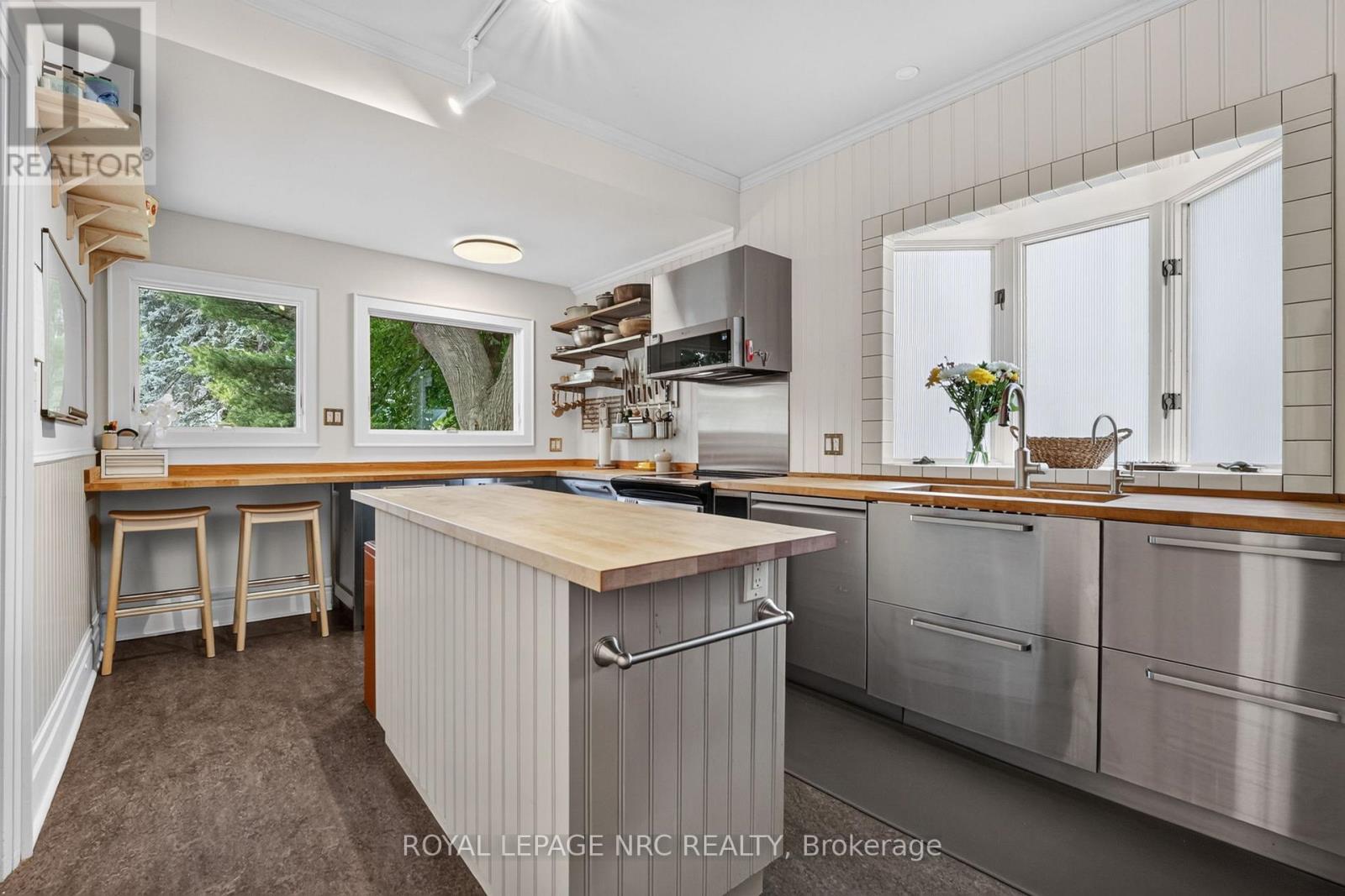 9 THAIRS AVENUE - 12