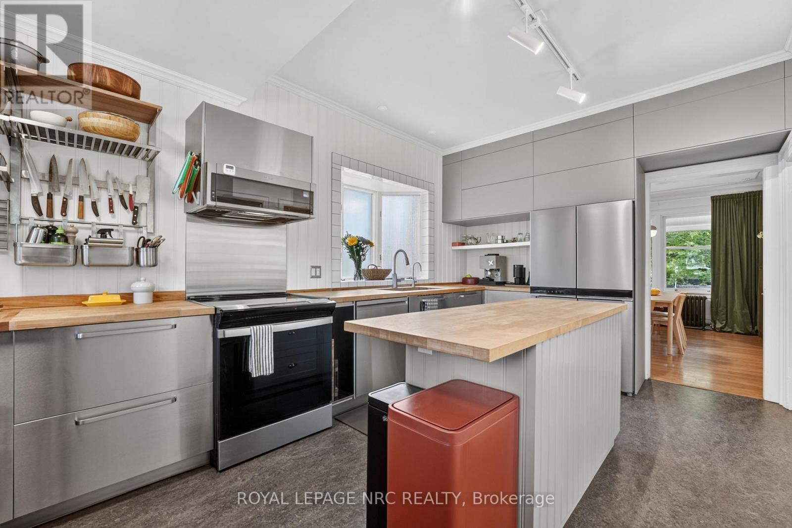 9 THAIRS AVENUE - 14