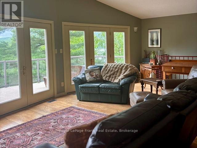 90 GOLDEN SHORES ROAD - 18