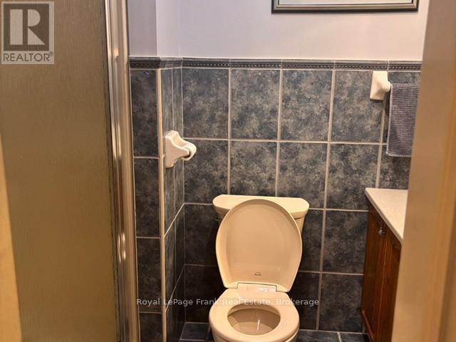 90 GOLDEN SHORES ROAD - 36