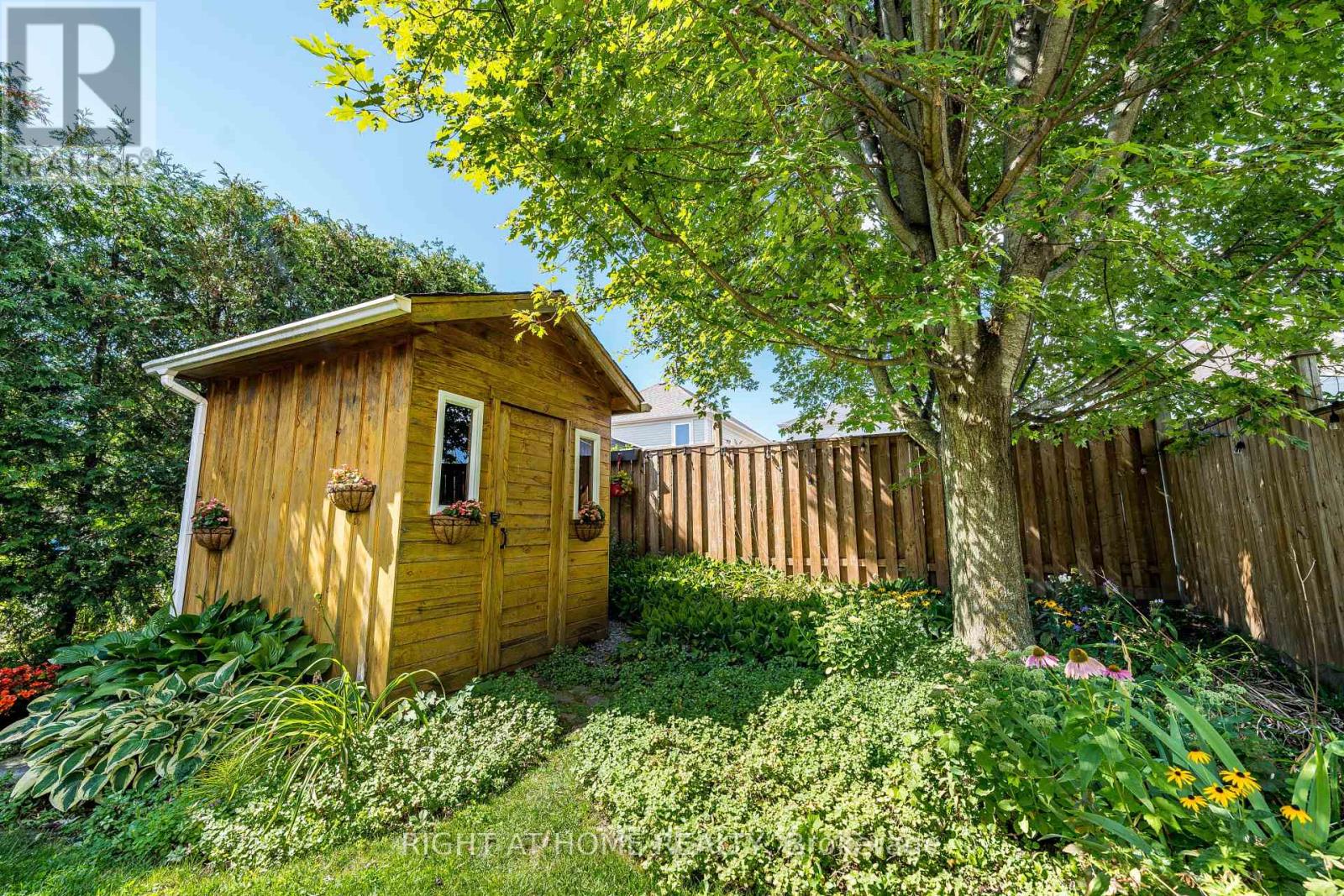 1352 WADEBRIDGE CRESCENT - 32