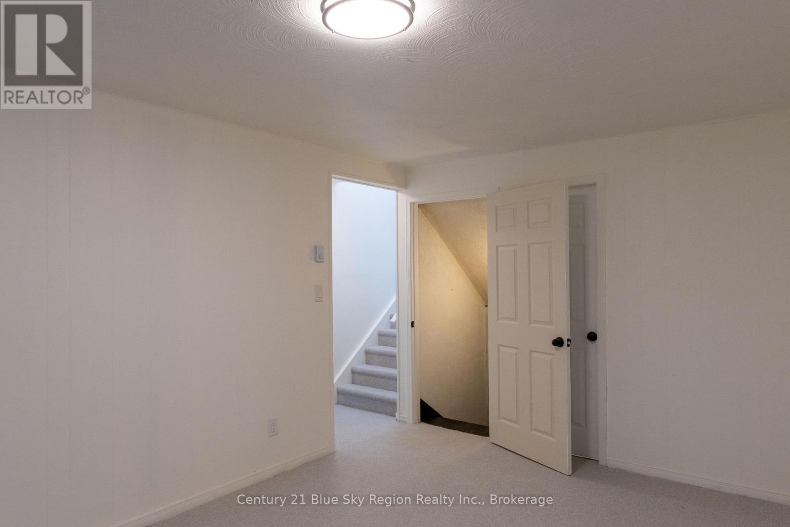 102 LEE AVENUE - 20