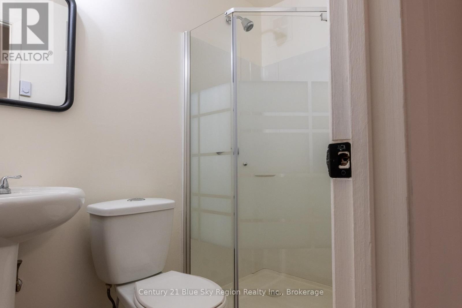 102 LEE AVENUE - 21