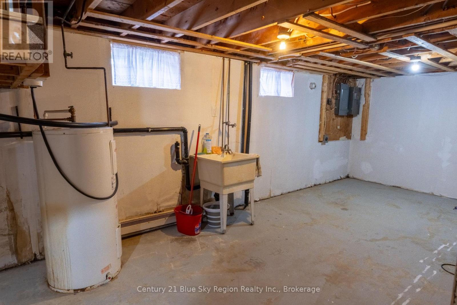 102 LEE AVENUE - 28