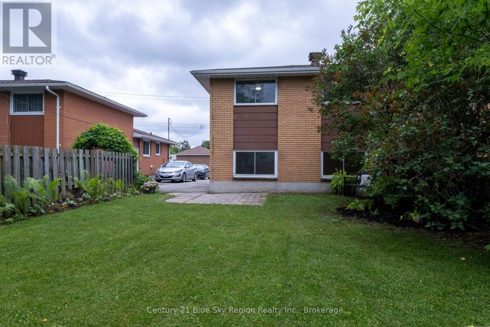 102 LEE AVENUE - 32