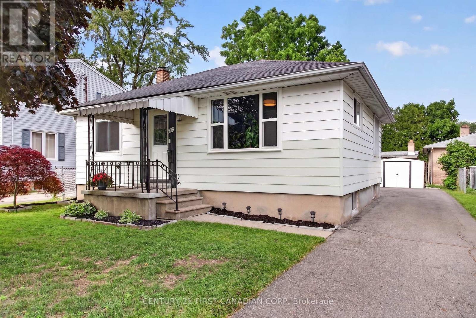 218 VANCOUVER STREET - 2