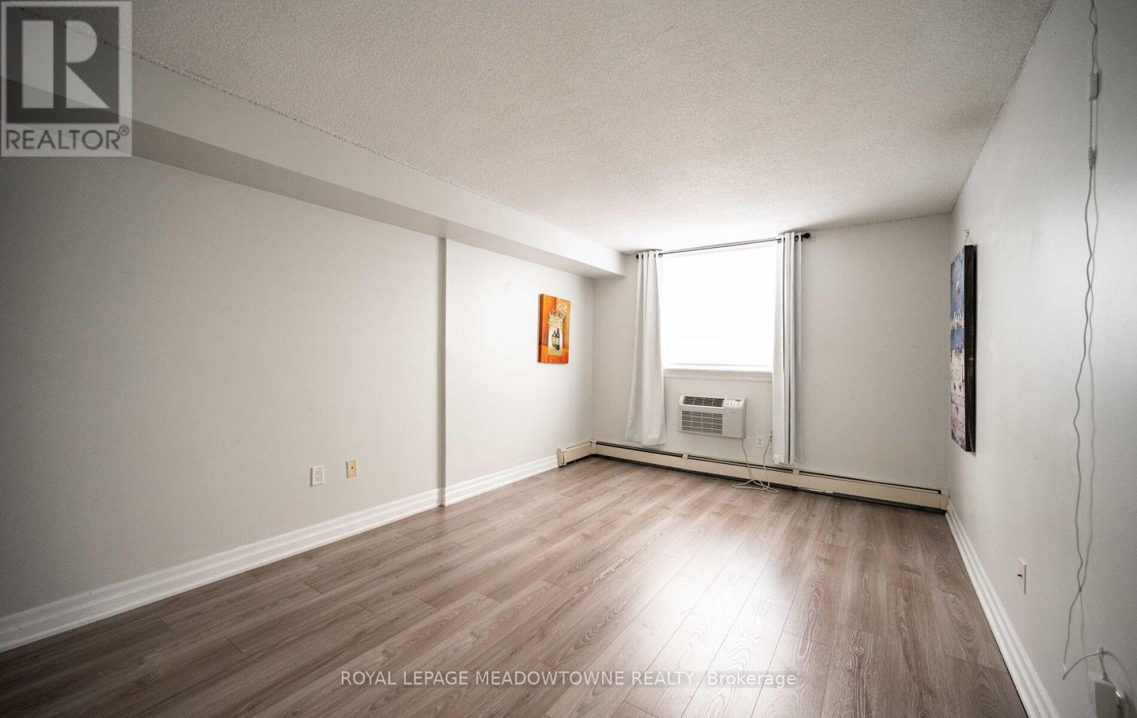 #302 55 YARMOUTH STREET - 19
