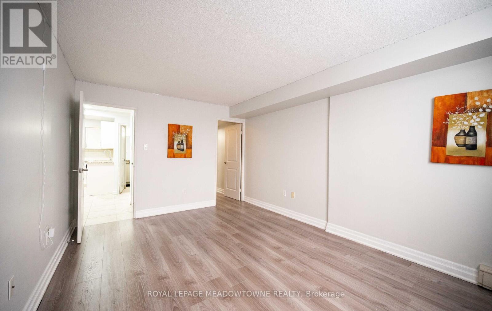#302 55 YARMOUTH STREET - 20