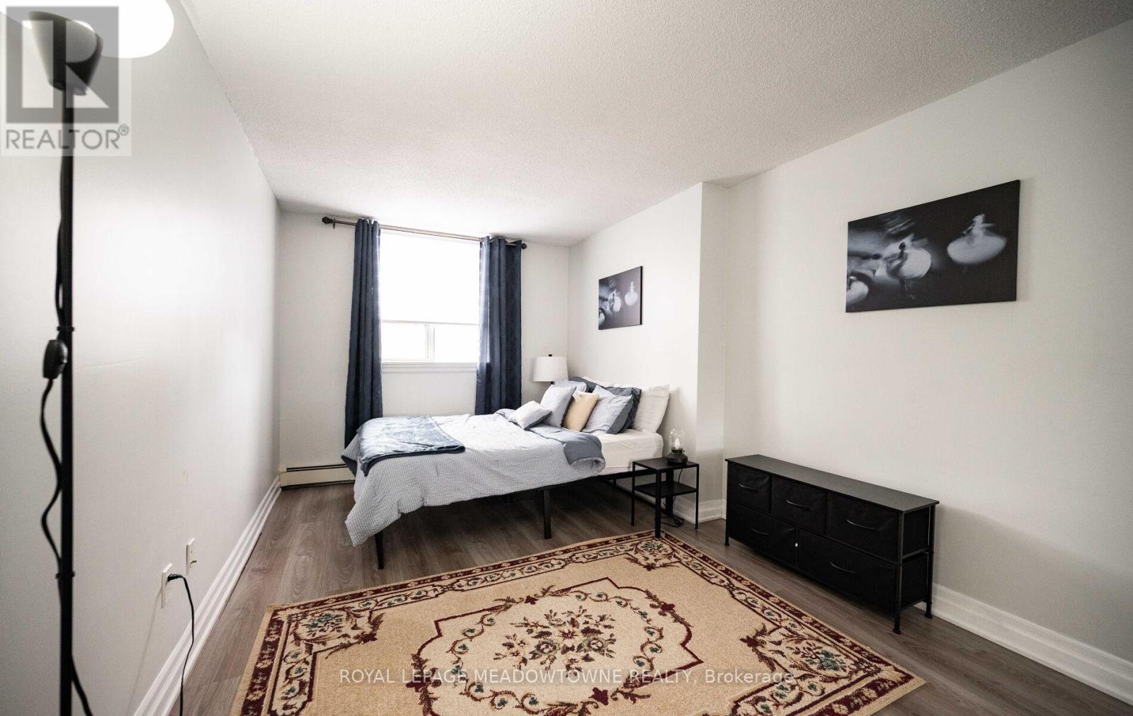 #302 55 YARMOUTH STREET - 25