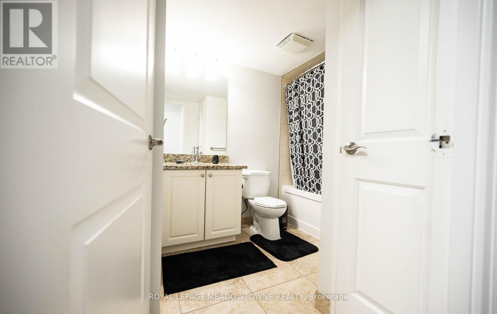 #302 55 YARMOUTH STREET - 29
