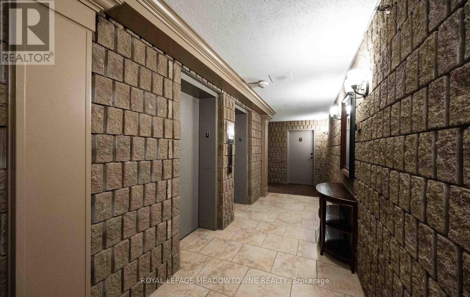 #302 55 YARMOUTH STREET - 7