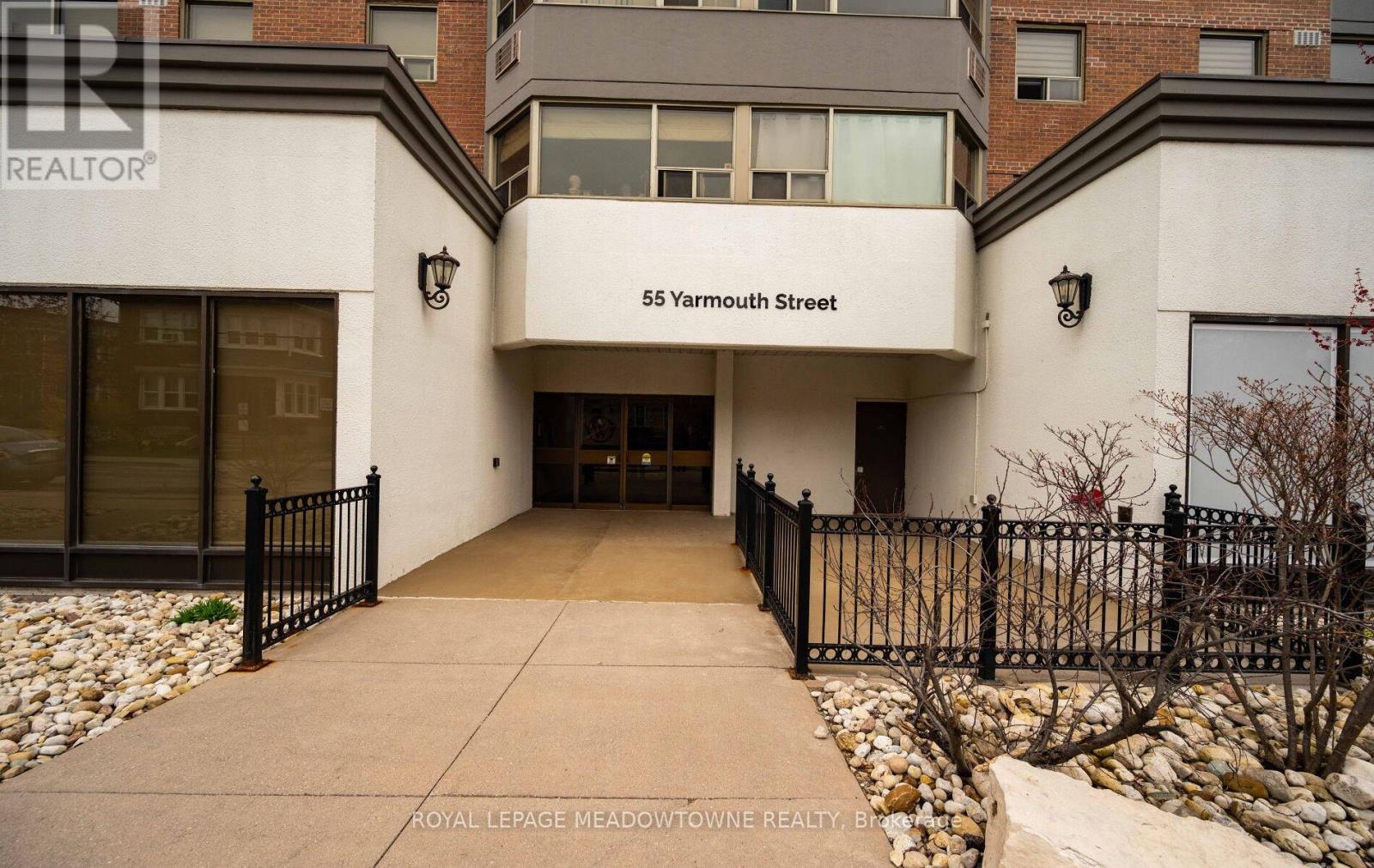 #302 55 YARMOUTH STREET - 4
