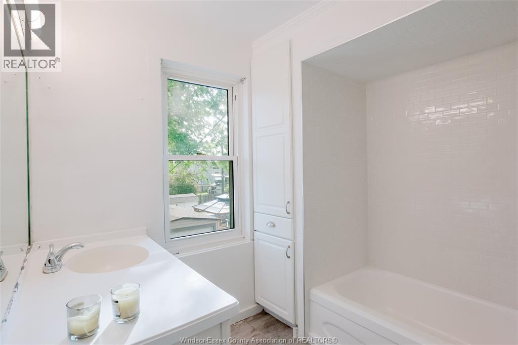 1054 GLIDDEN - 22