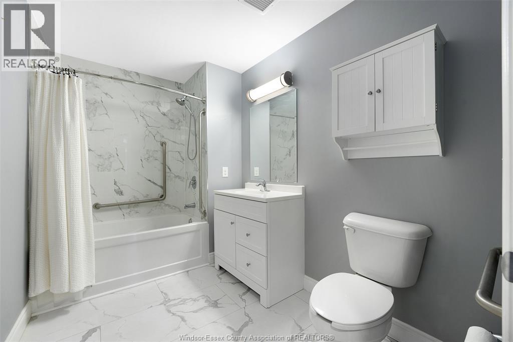 #106 1675 BANWELL ROAD - 25