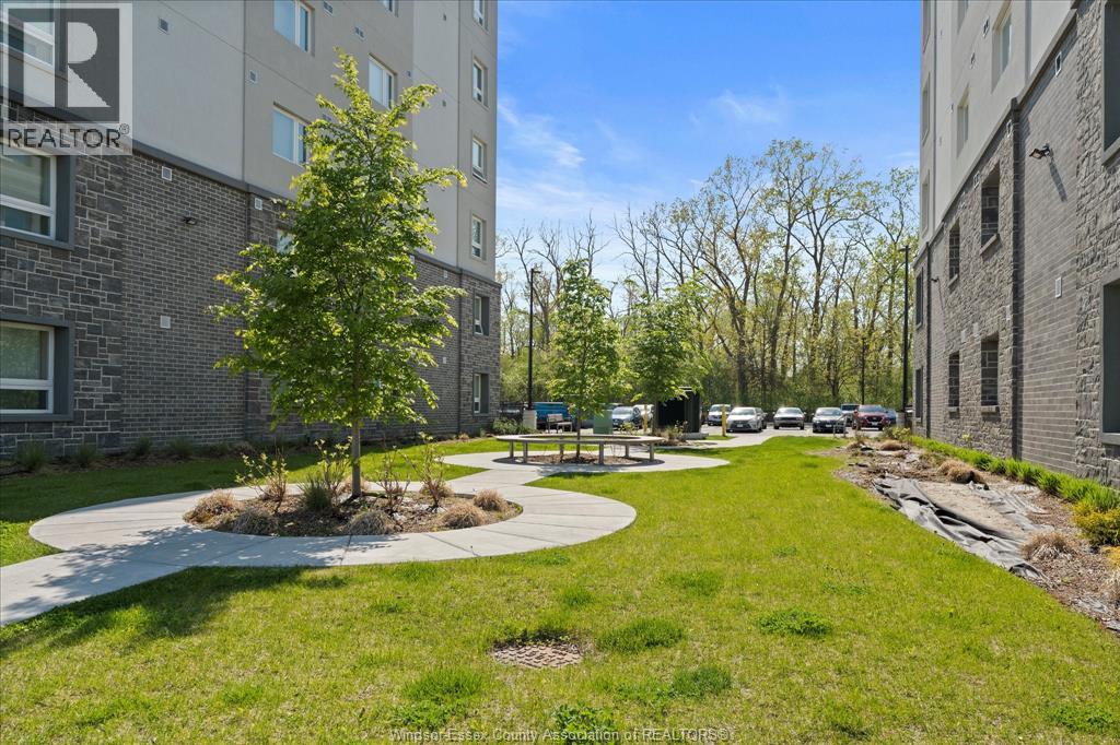 #106 1675 BANWELL ROAD - 27