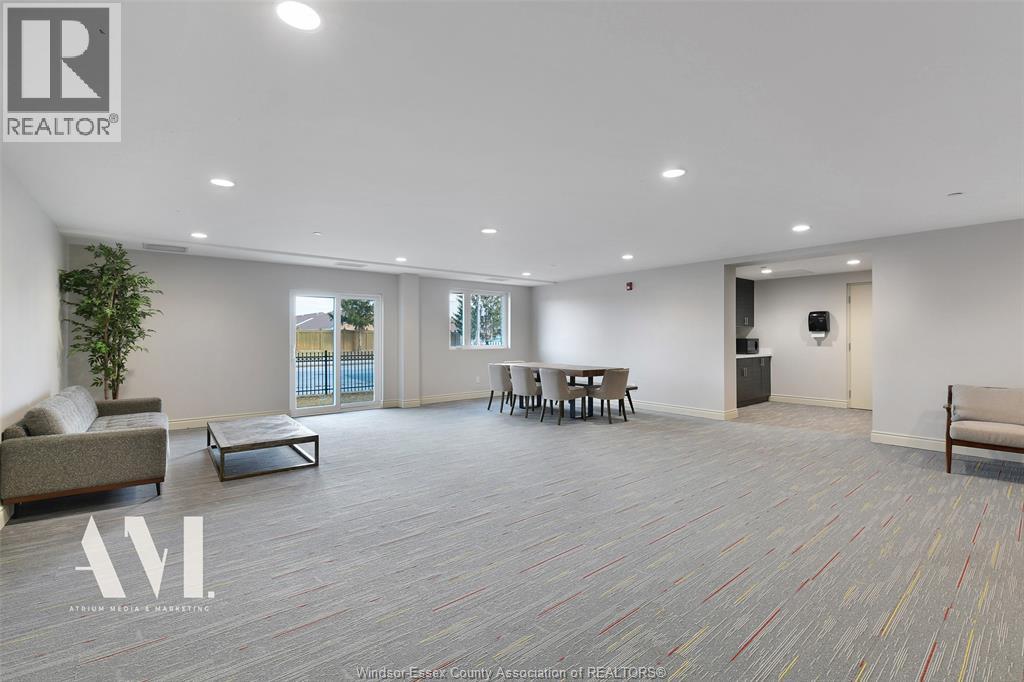 #106 1675 BANWELL ROAD - 28