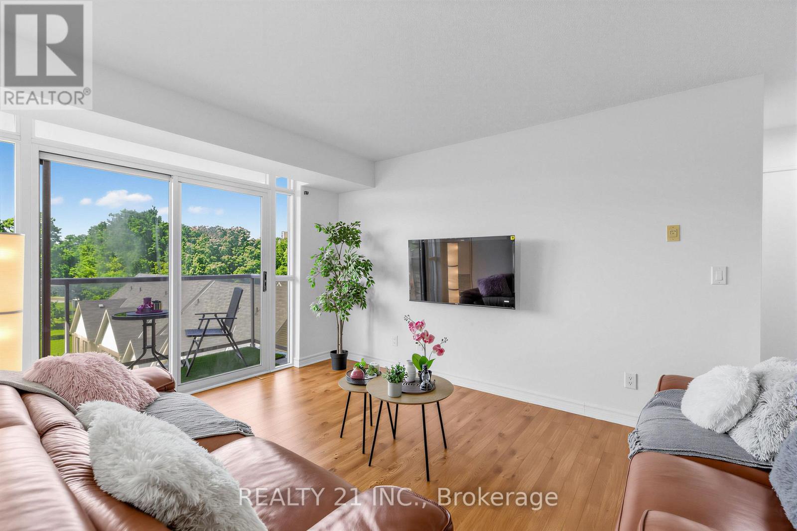 #514 3650 KINGSTON ROAD - 11